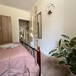 Nonas House